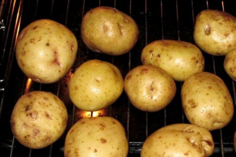 potatoes on the grill