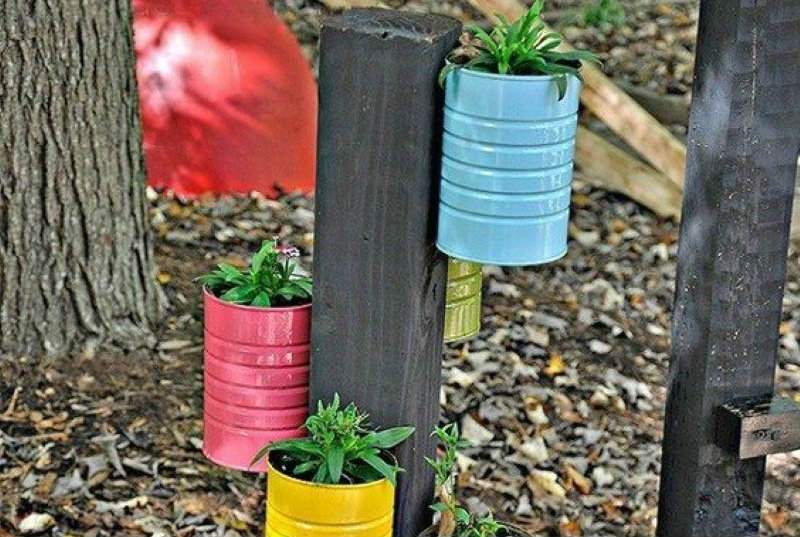 upcycling empty tin cans