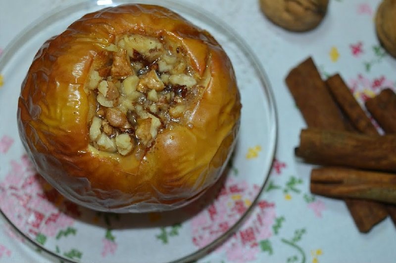 how to bake apples with walnuts