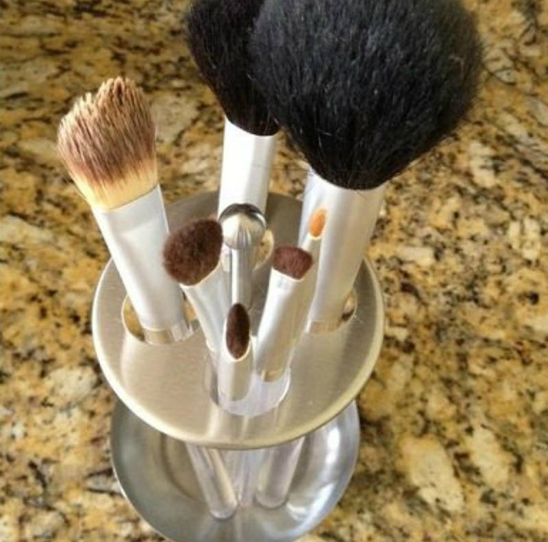 makeup brush storage