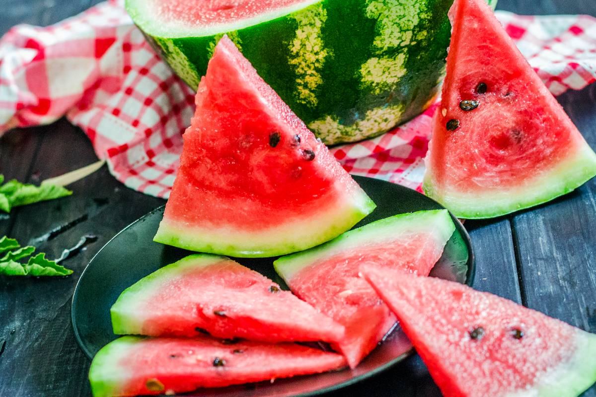 how-to-pick-a-watermelon-five-key-tips-cook-it