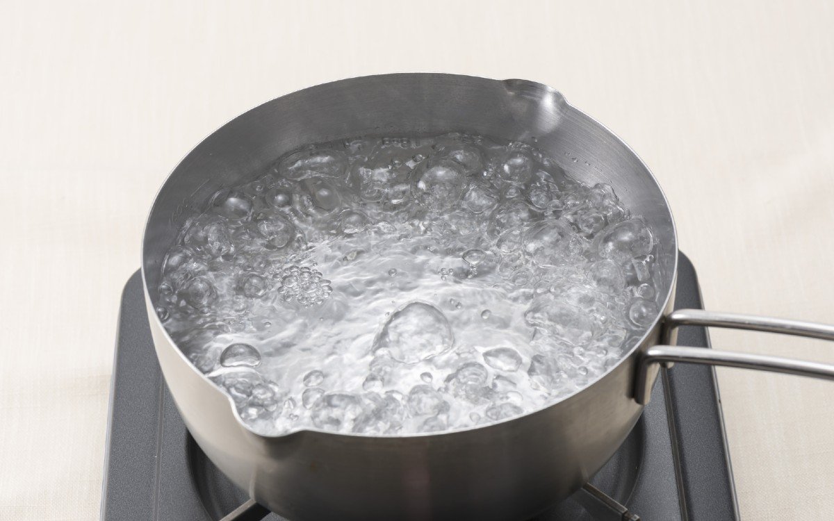 boiling water to unclog drain