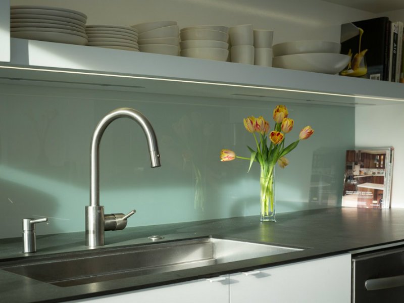 glass backsplash ideas