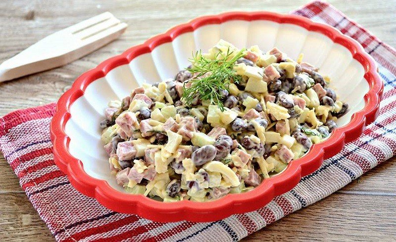 protein-packed salad with kidney beans