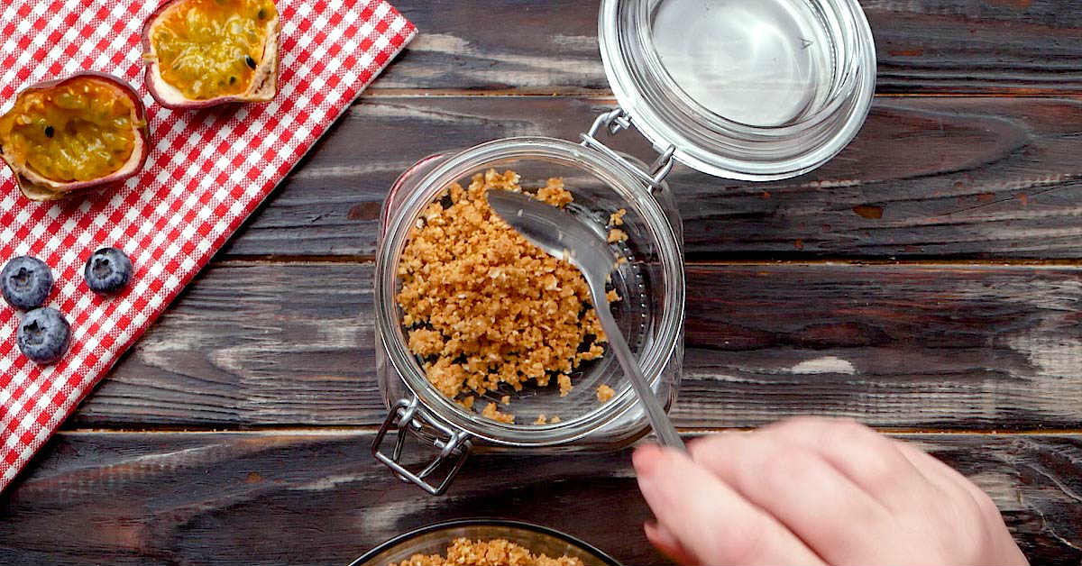 blueberry cheesecake in a jar