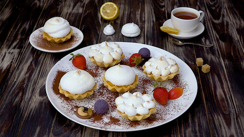 lemon tartlets with meringue