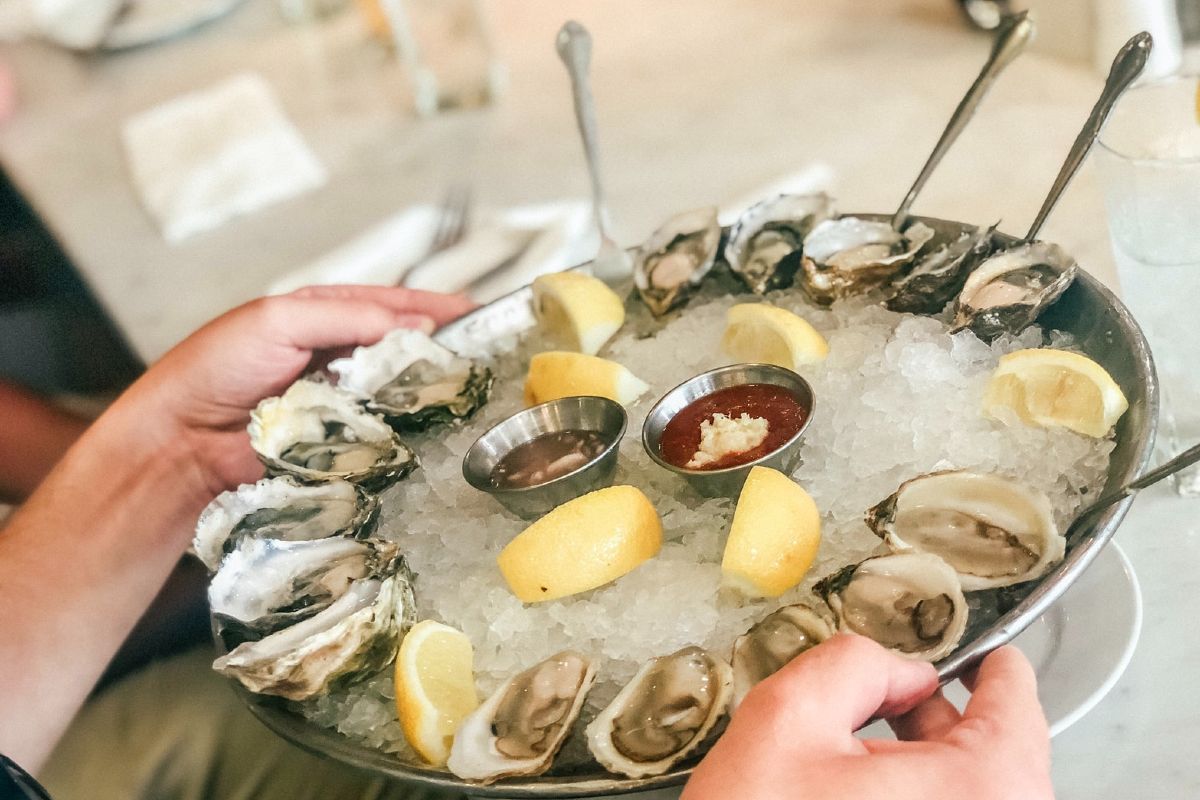 how-to-eat-raw-oysters-in-public-with-confidence-food-wine