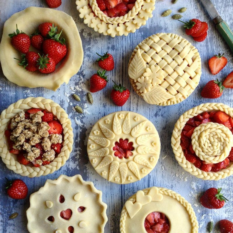 decorative pie crust