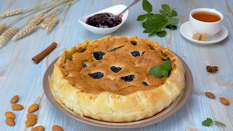 sweet almond pie with prunes