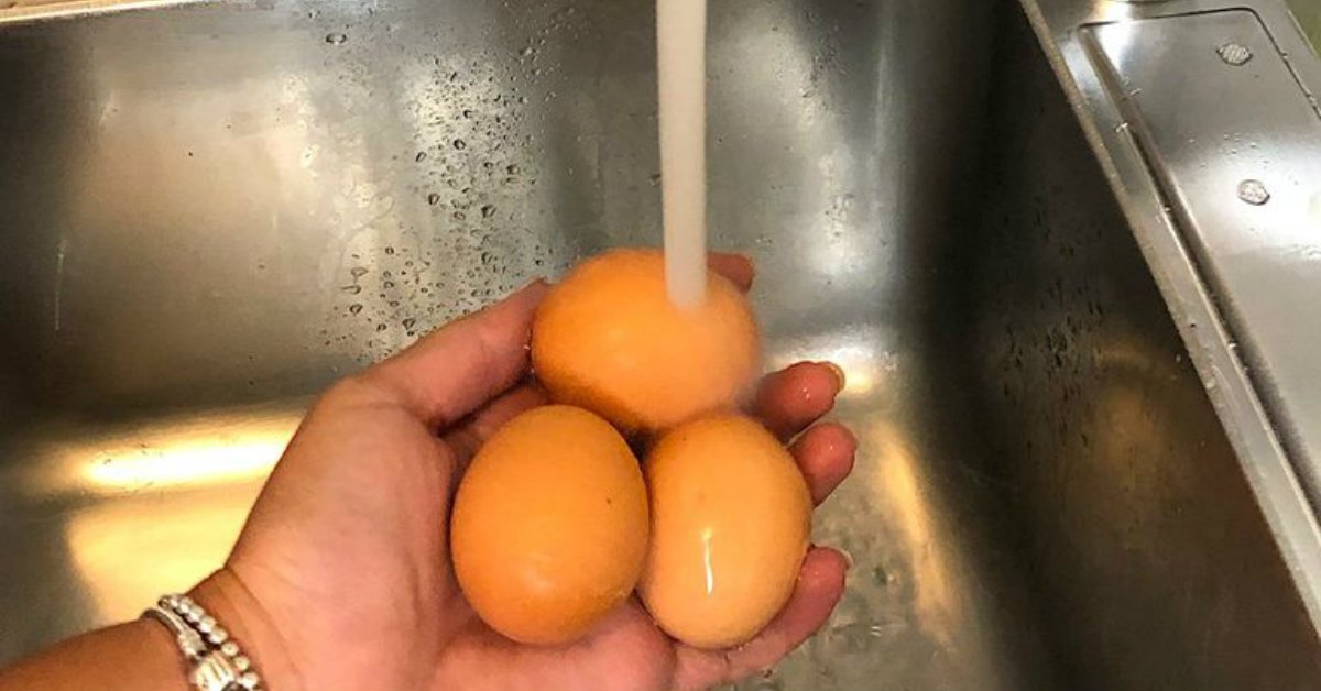 wash eggs