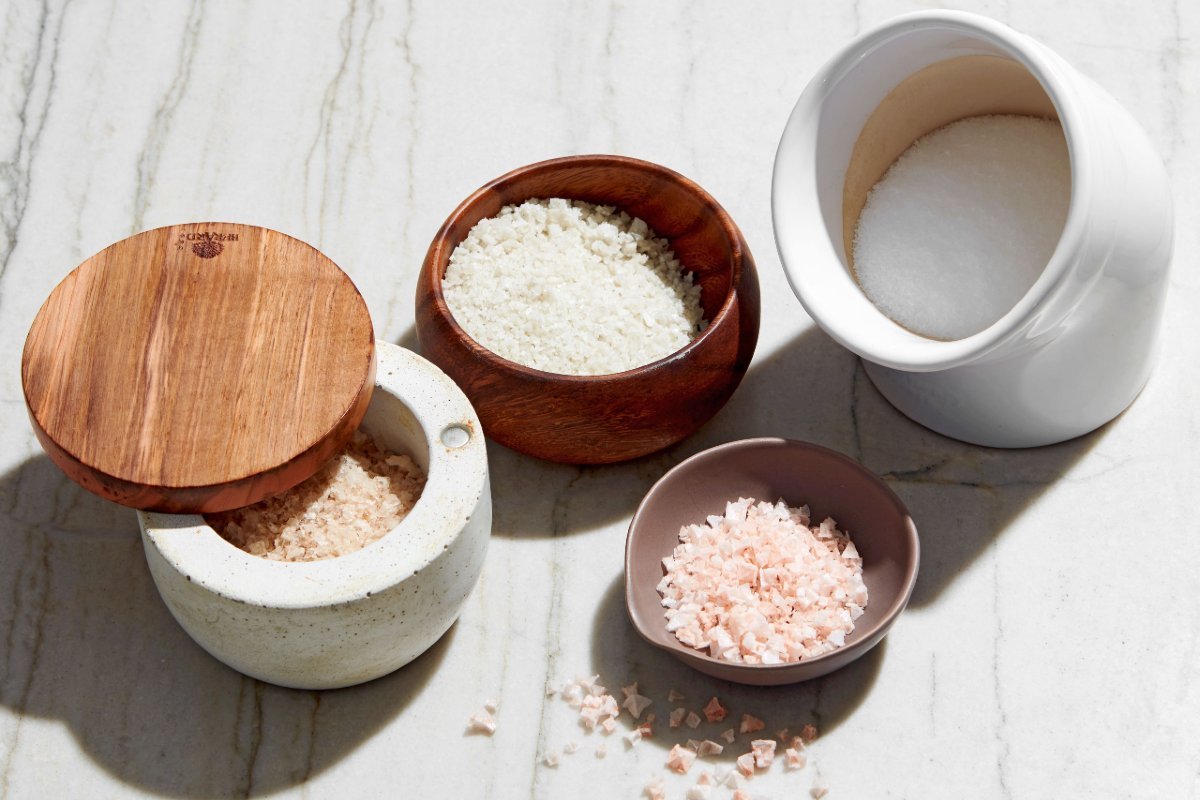 kosher-salt-vs-sea-salt-what-s-the-difference-thrive-market