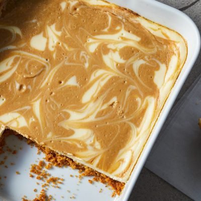 chai swirl cheesecake bars