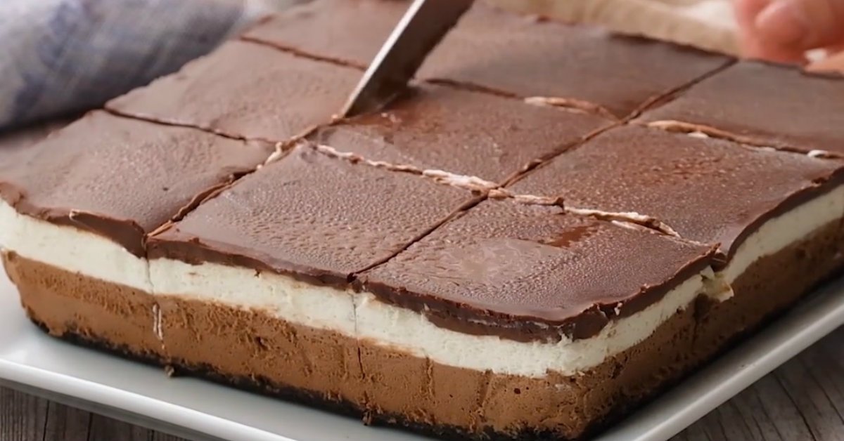 No-Bake Cheesecake With Chocolate Ganache