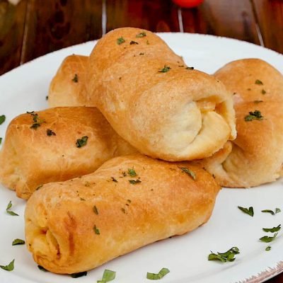 cheesy pepperoni pizza sticks