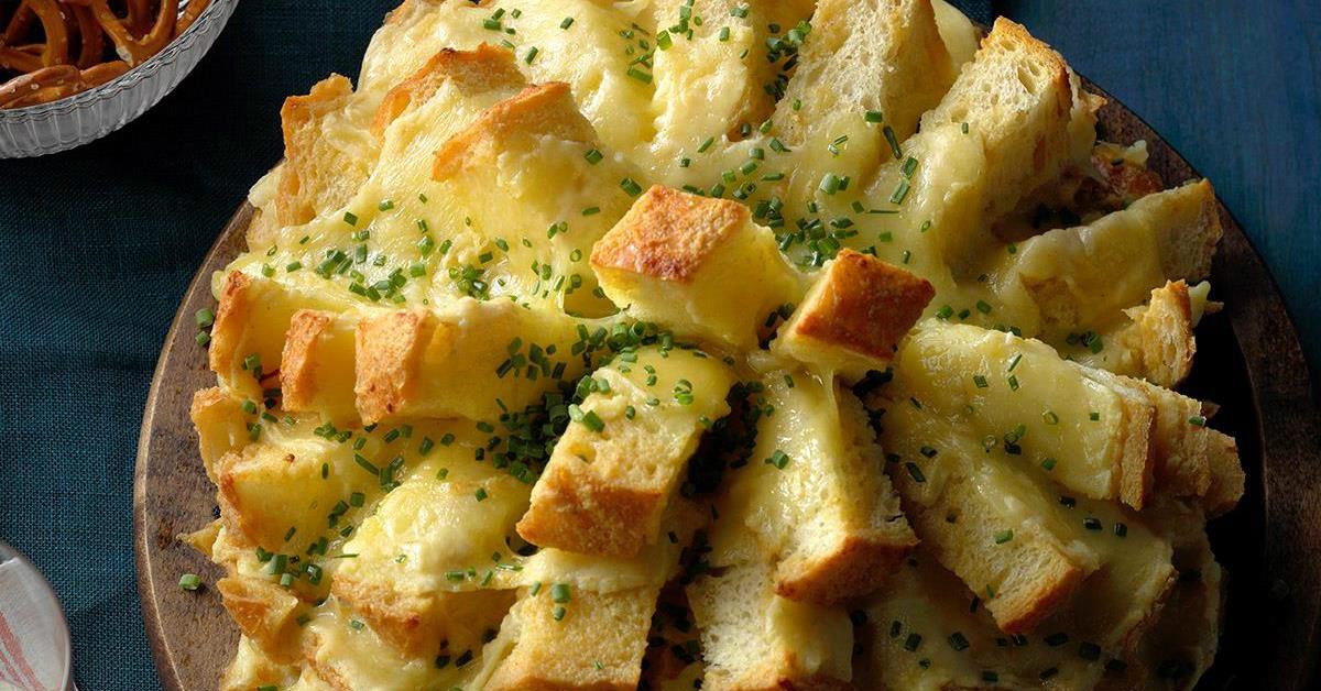 Cheesy Pull-Apart Bread