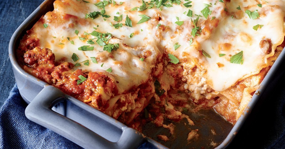 Classic Lasagna With Meat Sauce