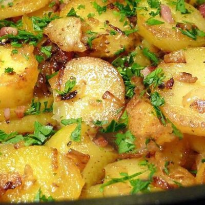fried potatoes with bacon