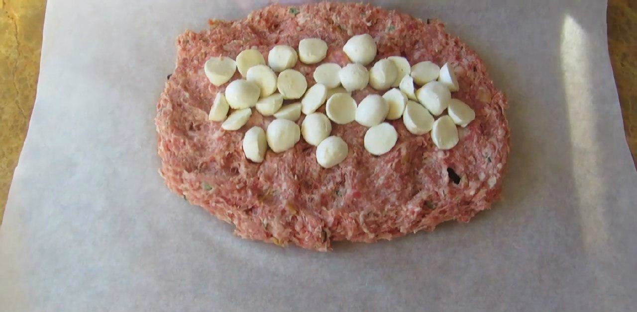 Mozzarella-Stuffed Meatloaf