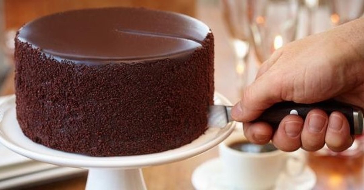 Old-Fashioned Chocolate Cake
