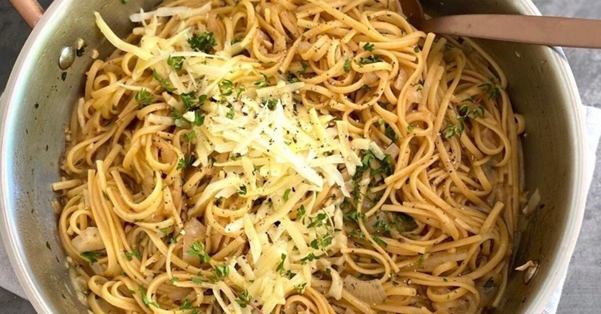 French Onion One-Pan Pasta