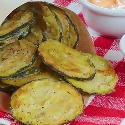 oven-baked zucchini chips