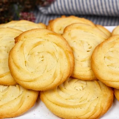 piped butter cookies