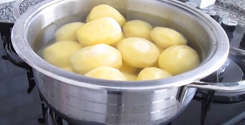 boiling potatoes