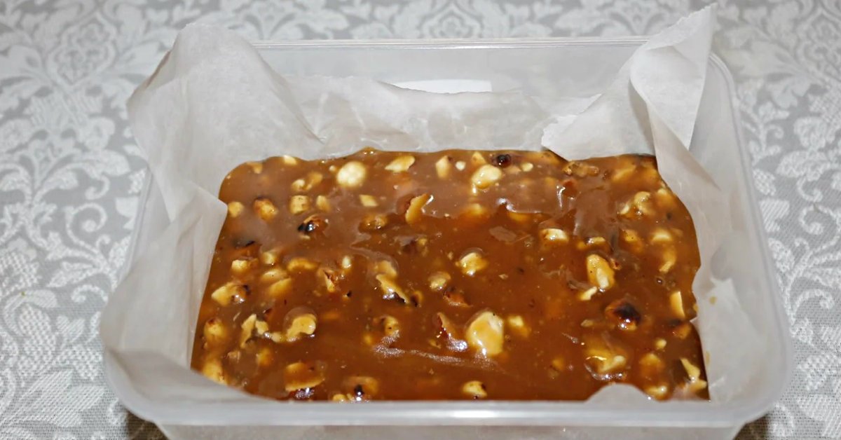 Homemade Sugar and Sour Cream Fudge