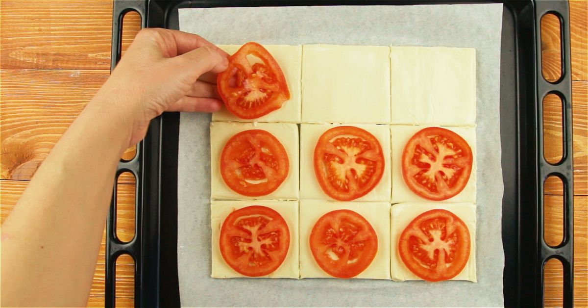 Super Easy Tomato Puff Pastry