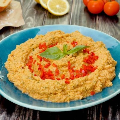 tomato basil hummus